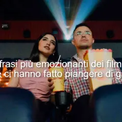 Coppia al cinema, immersa nelle più belle frasi iconiche film che commuovono.