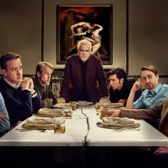 La famiglia Roy a tavola, un'immagine che riassume le recensioni di Succession: dramma, potere e tensioni.