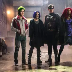 I quattro protagonisti di Titans, in una scena che anticipa la loro recensione.