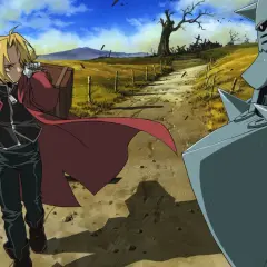 Edward e Alphonse Elric, protagonisti di Fullmetal Alchemist Brotherhood, affrontano un paesaggio desolato. La loro ricerca per recuperare i corpi perduti è al centro della trama.
