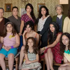 Le sorelle Macaluso, un ritratto di famiglia con donne di diverse età, ognuna con la sua storia.