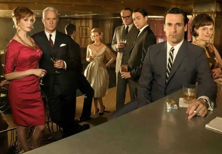Personaggi iconici di Mad Men, un tuffo nella pubblicità e negli anni '60. Una recensione che cattura l'essenza della serie.