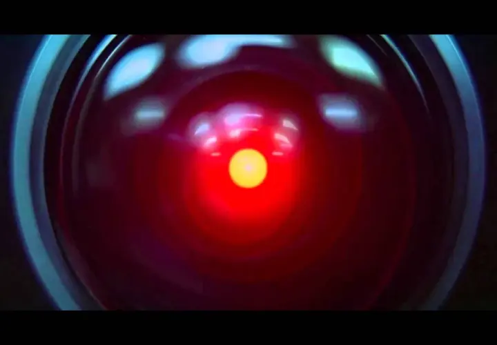 L'occhio rosso di HAL 9000, simbolo del significato di 2001 Odissea nello spazio: intelligenza artificiale e coscienza.