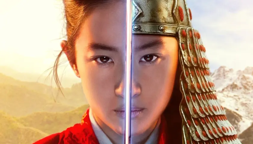 Mulan oggi: il volto diviso tra la sua identità e l'armatura da guerriera, con paesaggi montani sullo sfondo.