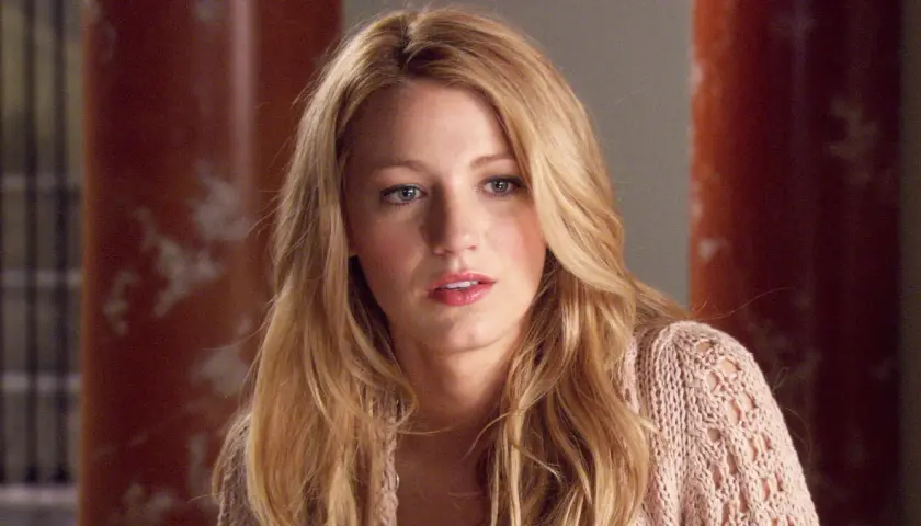 Serena van der Woodsen, protagonista di Gossip Girl, in un primo piano che anticipa le sue prossime mosse.