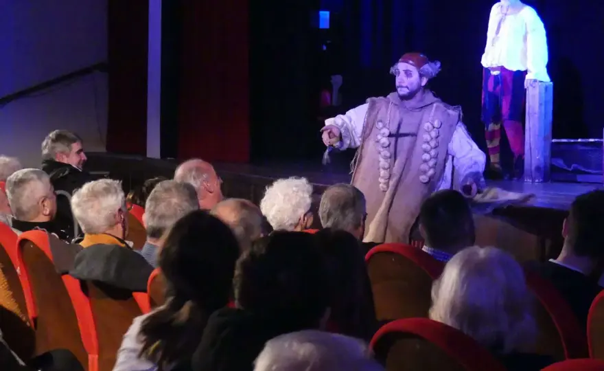 Quarta parete - Cos'è, come funziona e perché affascina ancora