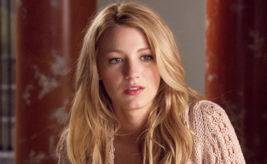 Gossip Girl spiegata tra recensioni, moda e cult