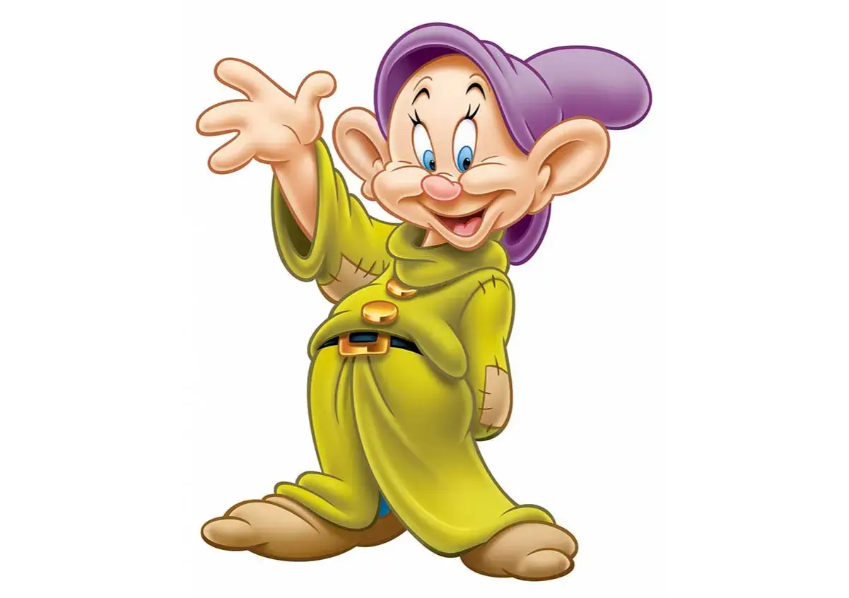 Un dei sette nani, con cappello viola e tunica verde, saluta allegramente.
