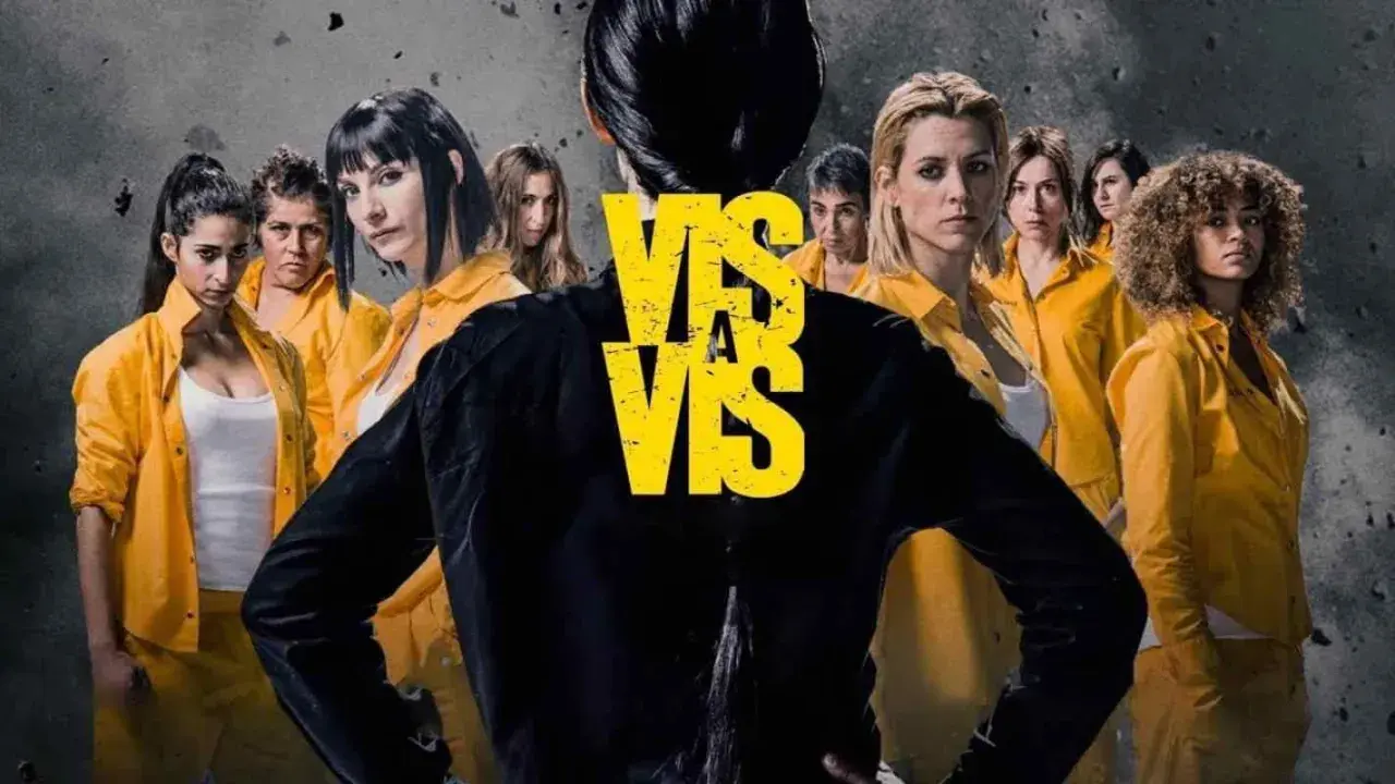 Un gruppo di donne in divise gialle, con il logo "VIS A VIS" in evidenza. La trama di Vis a Vis è ricca di colpi di scena.
